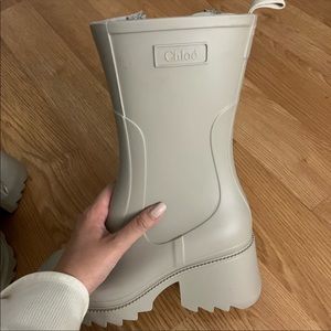 Chloes dupe rain boots